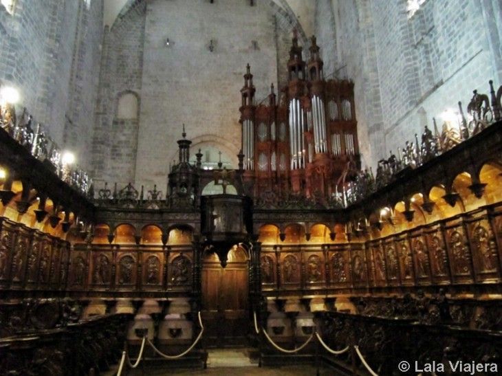 Órgano y coro de los canónigos en la Catedral de Saint Bertrand de Comminges