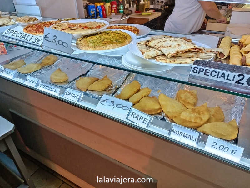 comida callejera en la Bari Vecchia