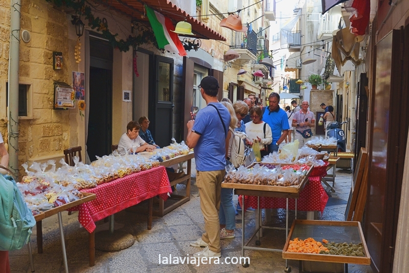 Strada Arco Basso (orecchiette), Bari