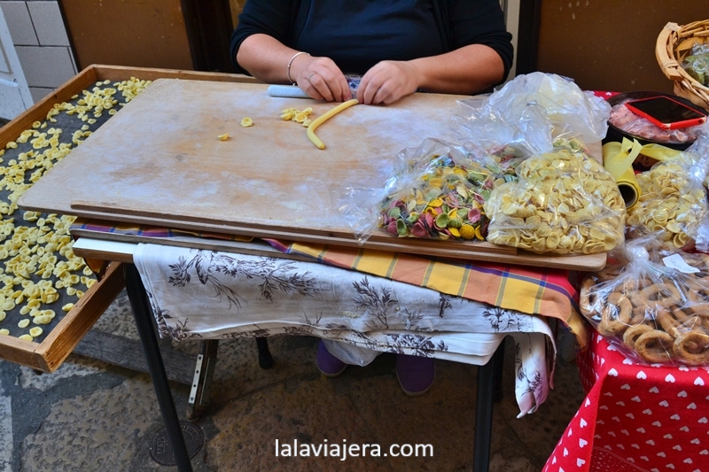 Le signore de las orecchiette, Bari Vecchia