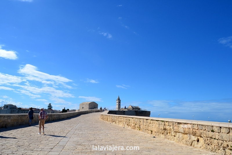 Molo San Nicola (Muelle de San Nicolás), Trani