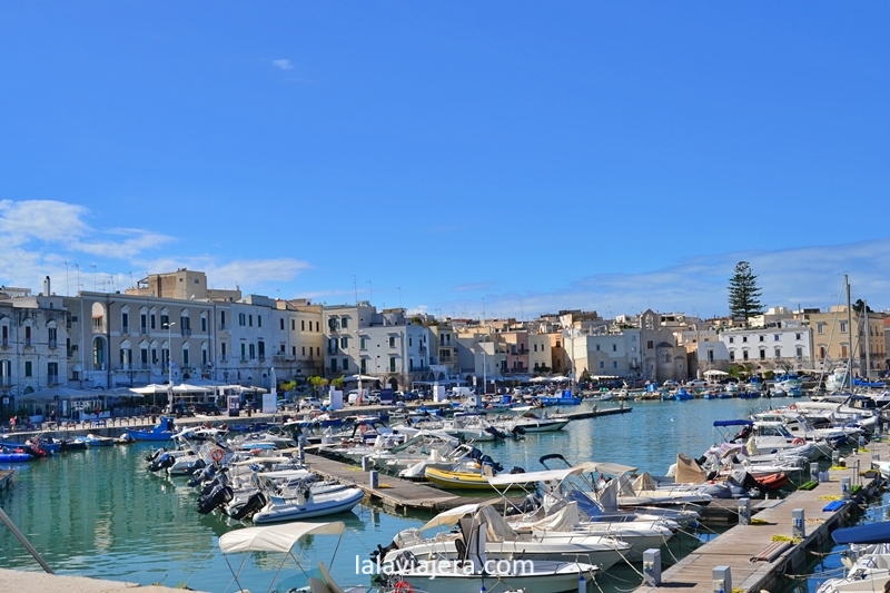 Puerto y paseo maritimo de Trani