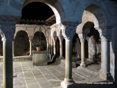 Claustro Monasterio Lluca, Barcelona